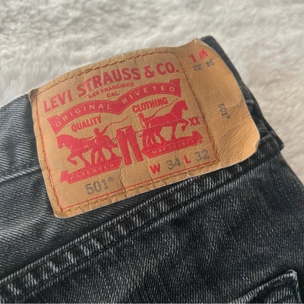 Women’s Levi’s cut offs 501 Classic Black - Picture 8 of 8